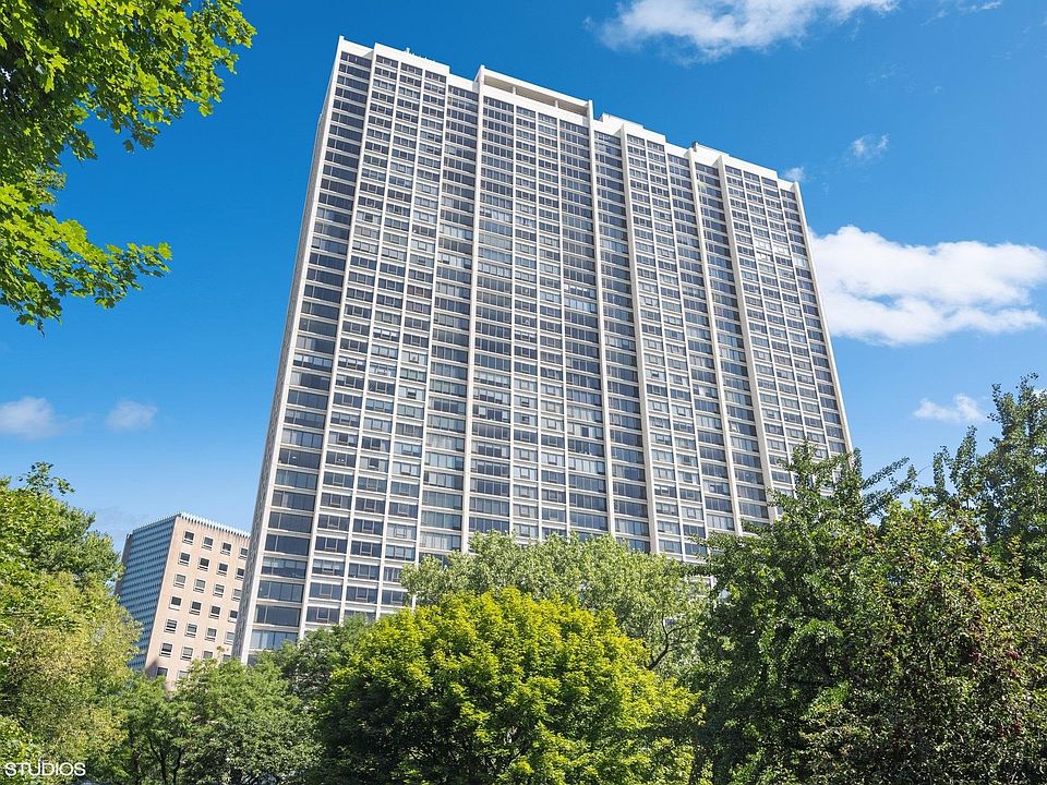 2800 N Lake Shore Dr