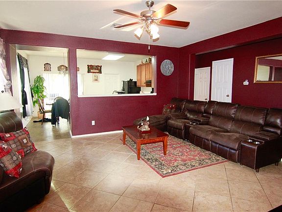 4th image of 4103 Kings Canyon Dr