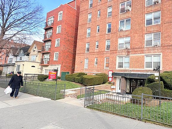 5th image of 825 Ocean Pkwy APT 5H