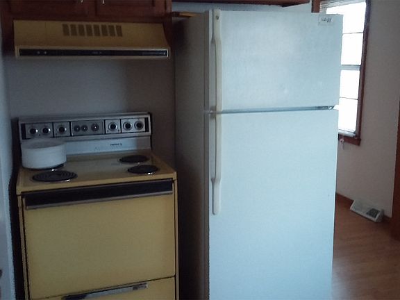 4th image of 11411 Gill St