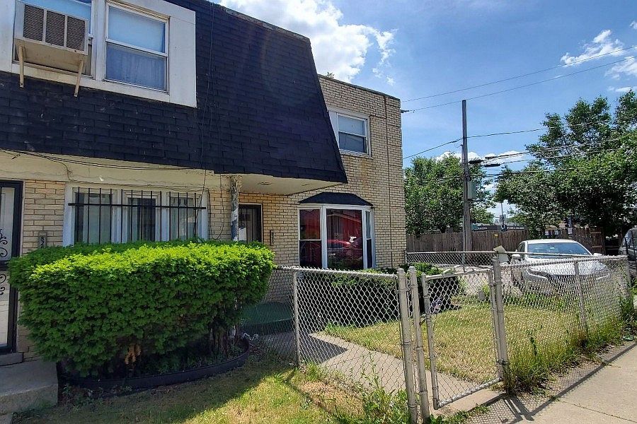 2nd image of 8260 S Vernon Ave