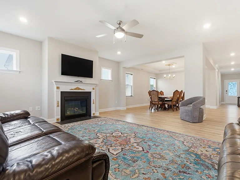 3524 Horton Grant Ct — Photo 5