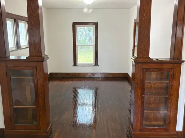 416 E 8th St, Waterloo, IA 50703