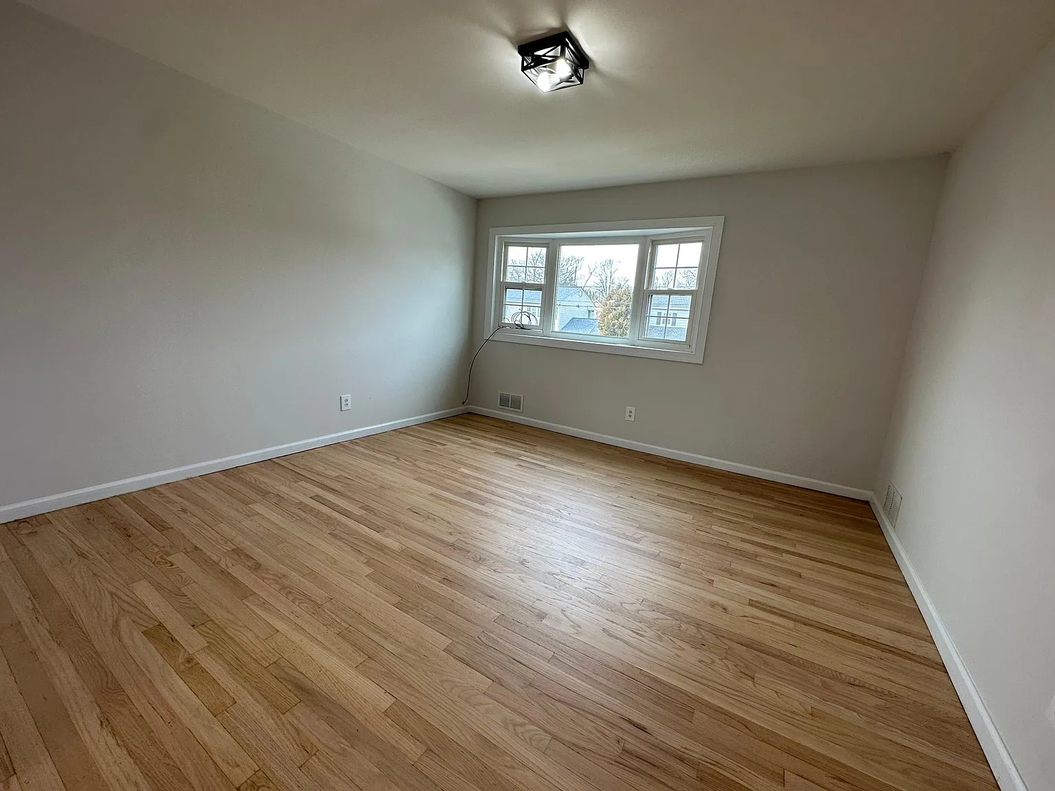 3 bed, $2,850 — Photo 2