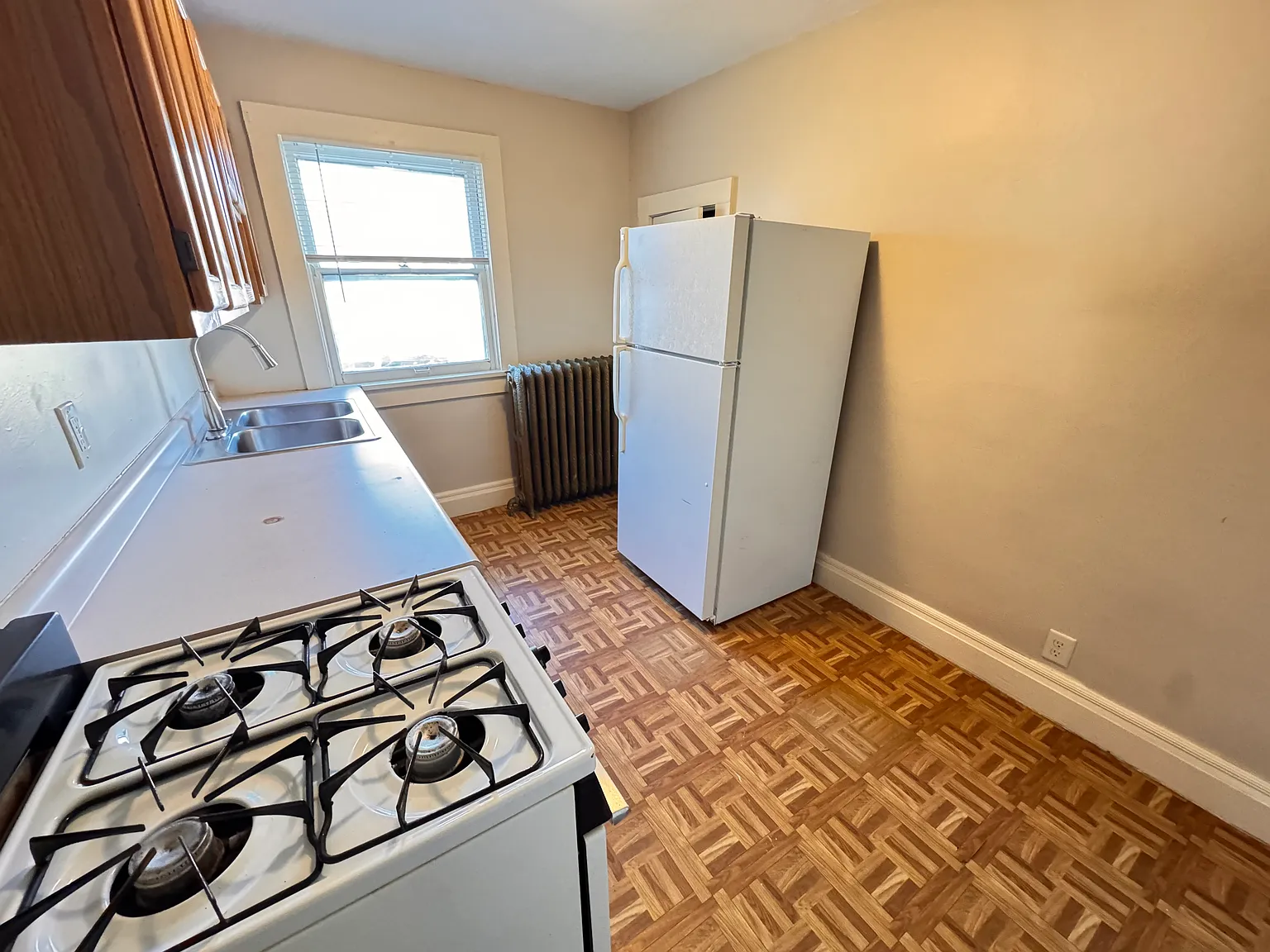 Studio, $649 — Photo 4