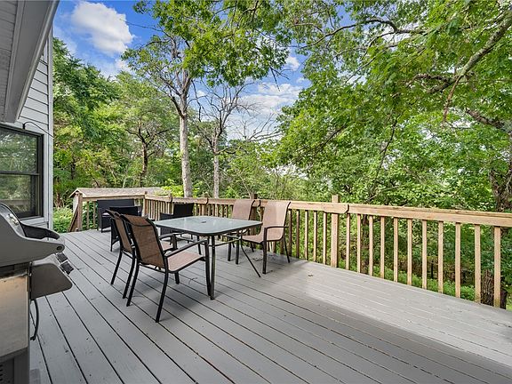 4th image of 22 Table Rock Dr