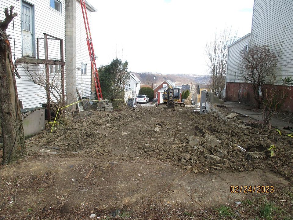 2nd image of 1027 Lysle Ave
