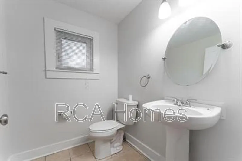 2 bed, 1.0 bath, 1014 sqft, $1,800 — Photo 2