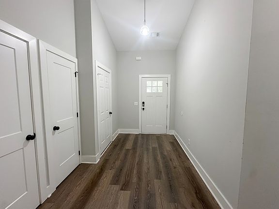 3rd image of 4 Arbor Ln