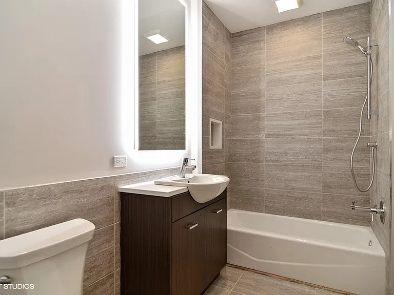 2742 N Lincoln Ave #201 — Photo 10