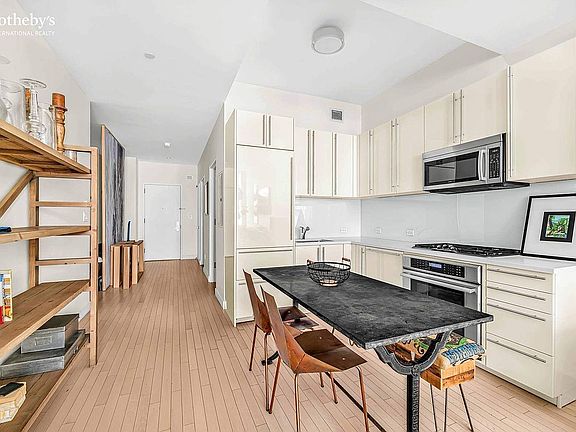 4th image of 60 W 20th St APT 4D