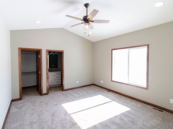 5th image of 5370 Overlook Dr