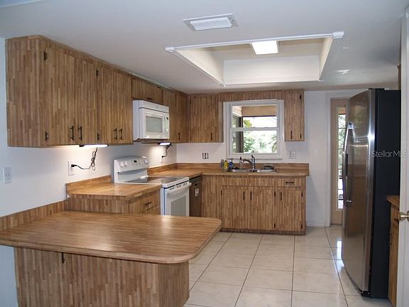 2nd image of 8591 Shady Glen Dr