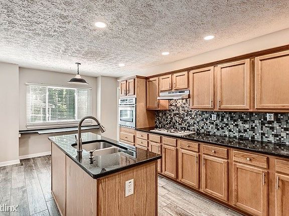 3rd image of 2609 Plantation Way
