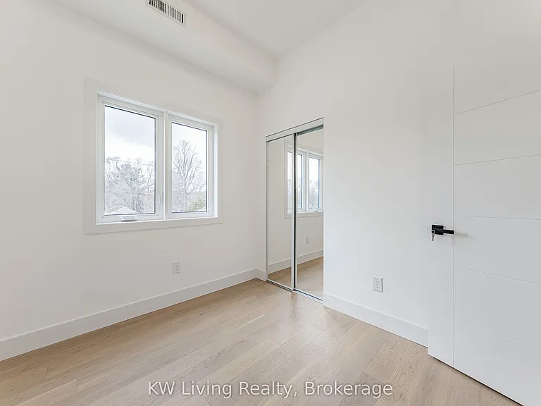 712 Eglinton Ave E — Photo 25