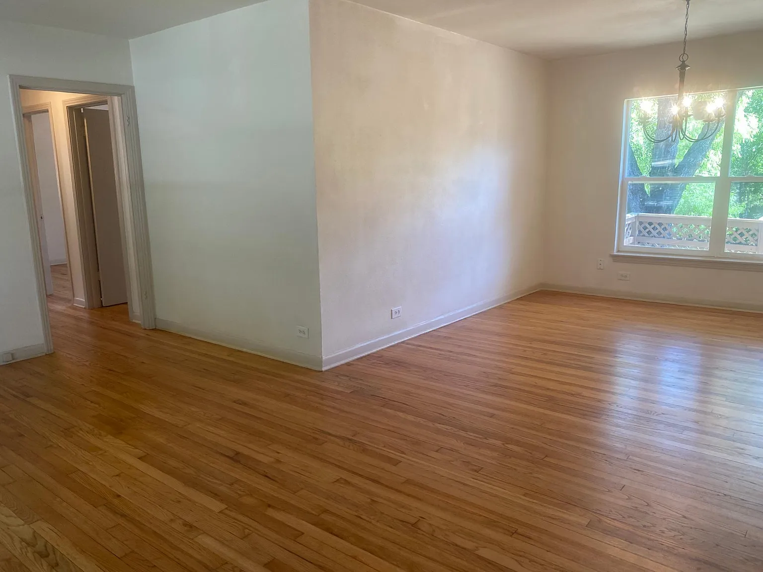 1204 Wiltshire Ave — Photo 2