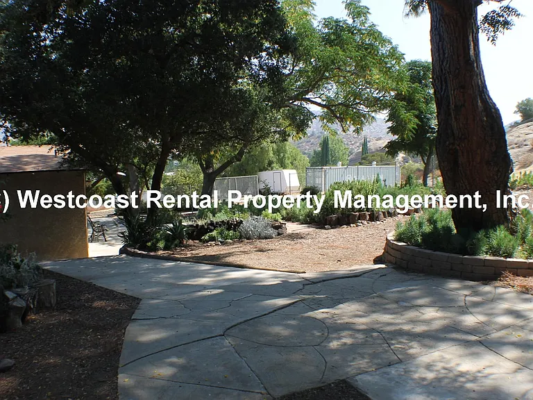 6360 Pacific Ridge Rd — Photo 12