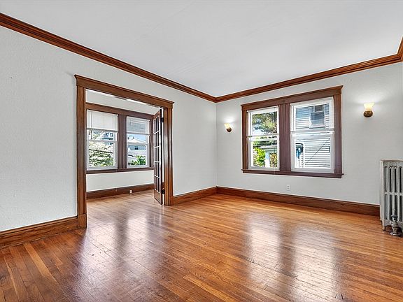 5th image of 16-18 Russell Rd