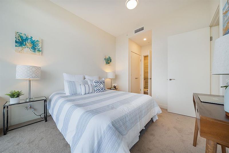 Burnaby Apartment for rent - 2 Bedrooms — photo 3