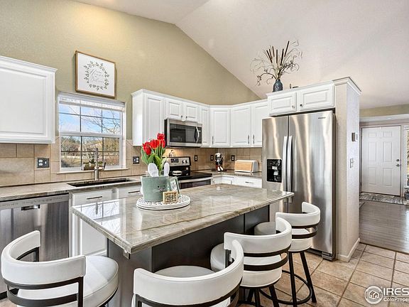 4th image of 155 Bayside Cir