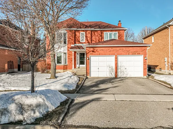 7 Laidlaw Ave, Brampton, ON L6S 5W1