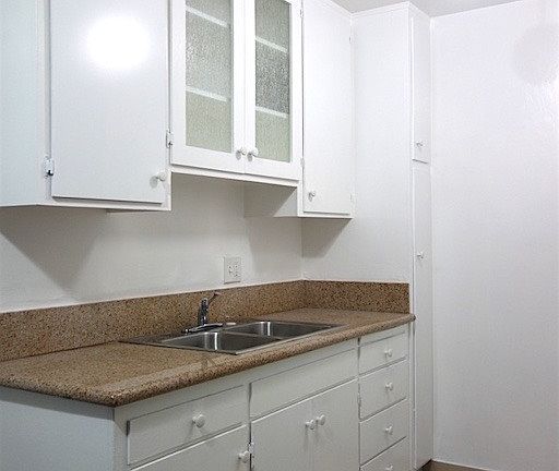 3rd image of 5656 La Mirada Ave APT 2