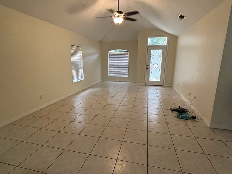 445 Bridget St — Photo 2