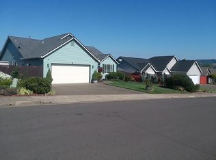 217 Greyfox Dr, Sutherlin, OR 97479