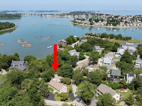 61 Barnstable Rd, Hull, MA 02045