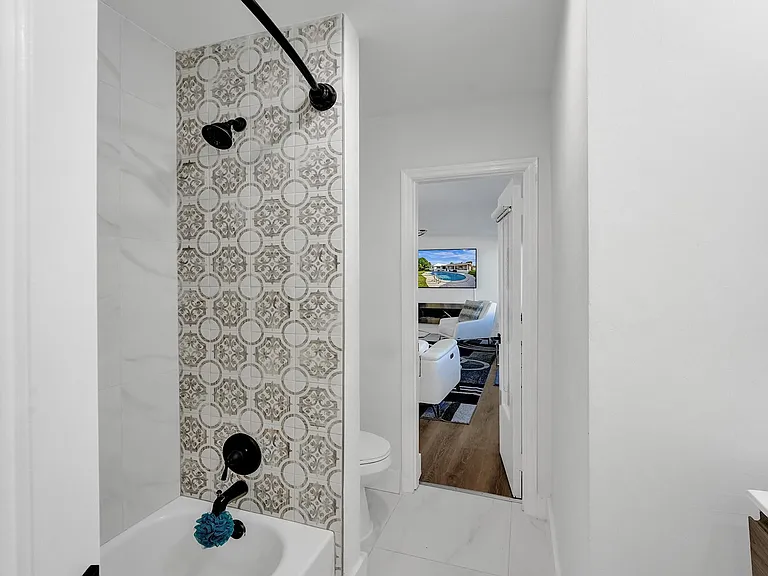 4751 NE 29th Ave — Photo 41