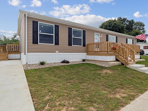 Exterior Image-1-Fairmont 14 Oak Ridge Estates