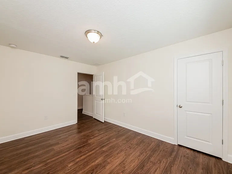 4659 Reisswood Loop — Photo 10