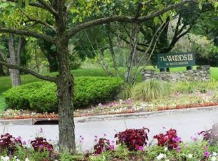 50 Hemlock Cir, Peekskill, NY 10566