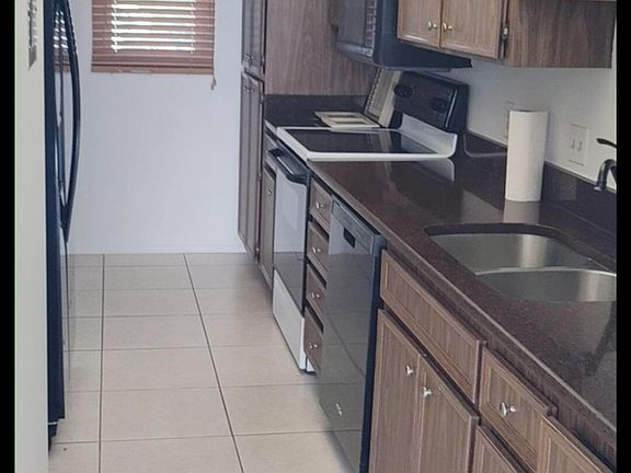 5th image of 520 Palm Springs Blvd APT 606