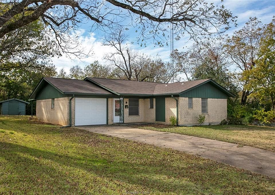 1st image of 305 N Echols St