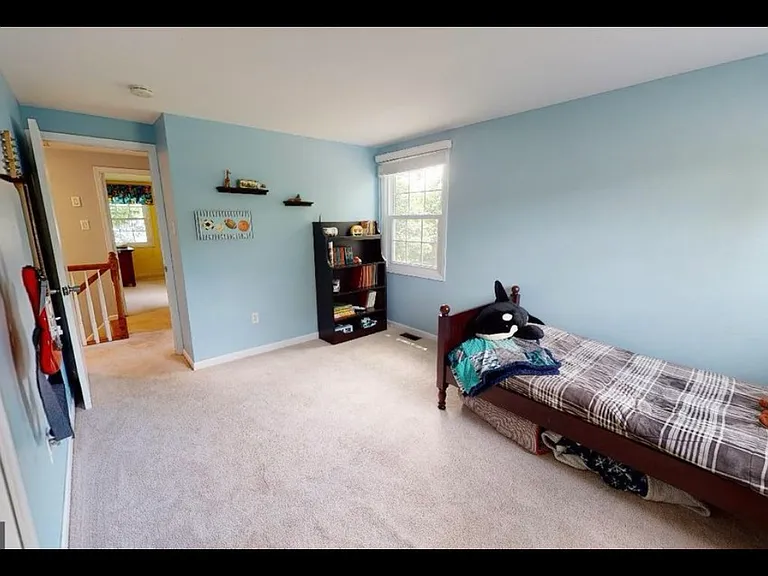 Riverton Ln — Photo 5