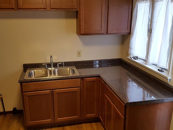 3rd image of 216 Roberts St
