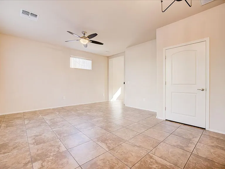 241 E Imperial Ct — Photo 7