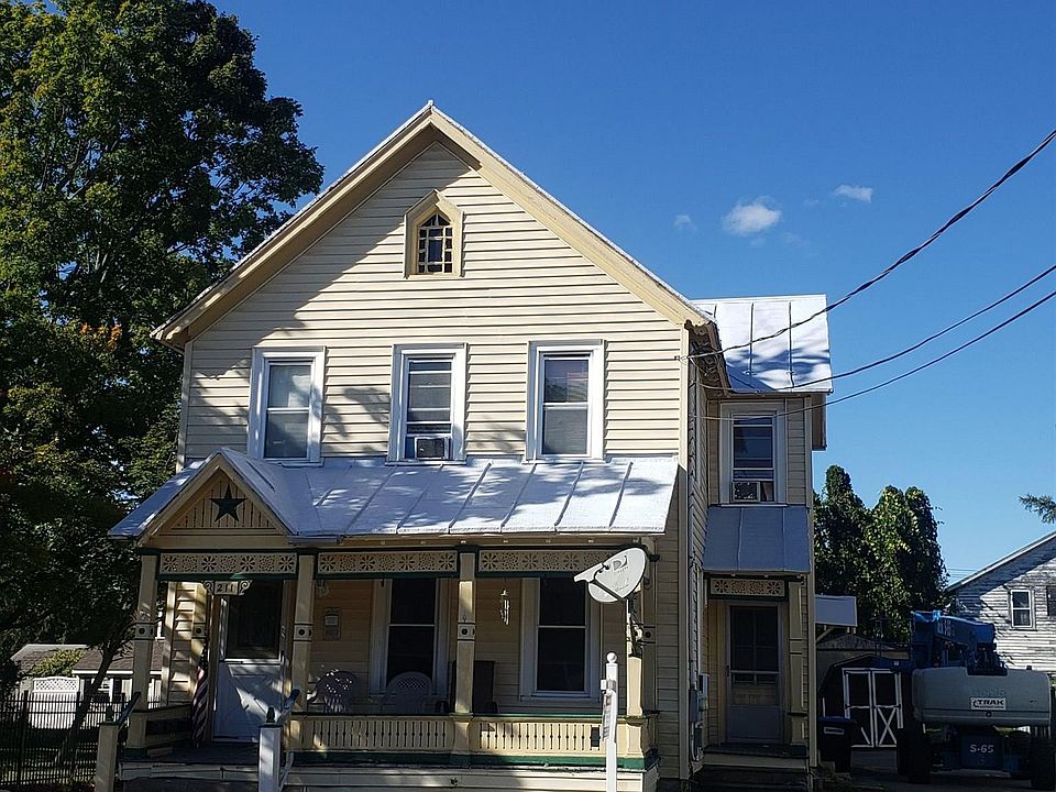 1st image of 211 Grand Ave
