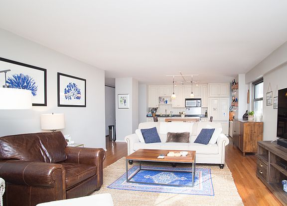 5th image of 535 N Michigan Ave APT 2408