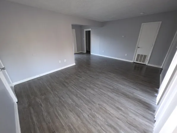 225 W McDowell Rd, Jackson, MS