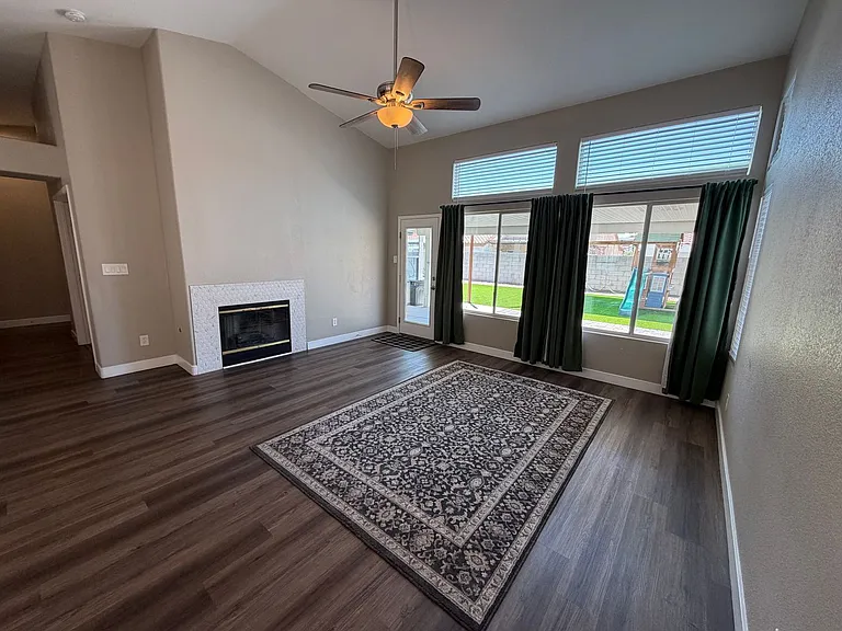 4107 Cutting Horse Ave — Photo 2