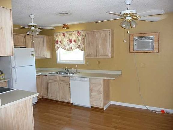 5th image of 4531 San Fernando Dr