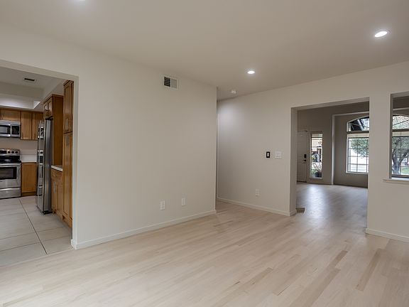 2nd image of 3370 Copper Leaf Dr