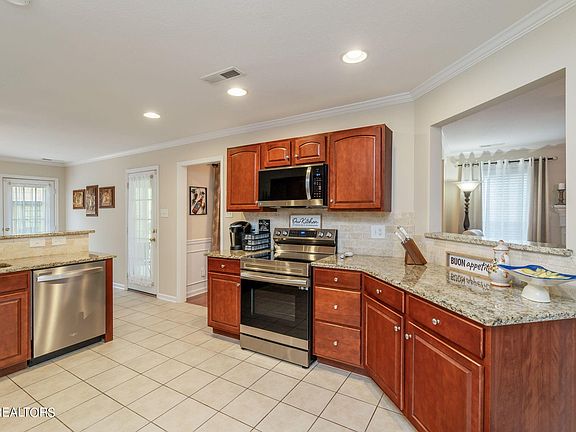 4th image of 11105 Autumn Hollow Ln