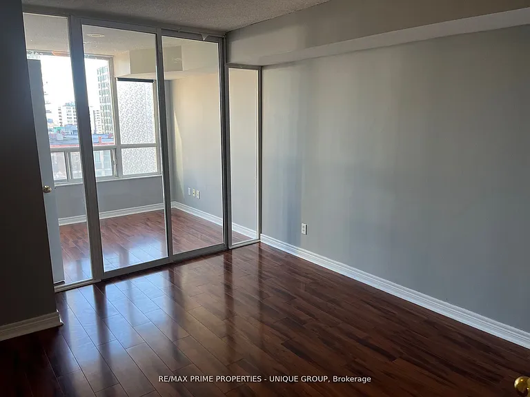 43 Eglinton Ave E #1506 — Photo 8