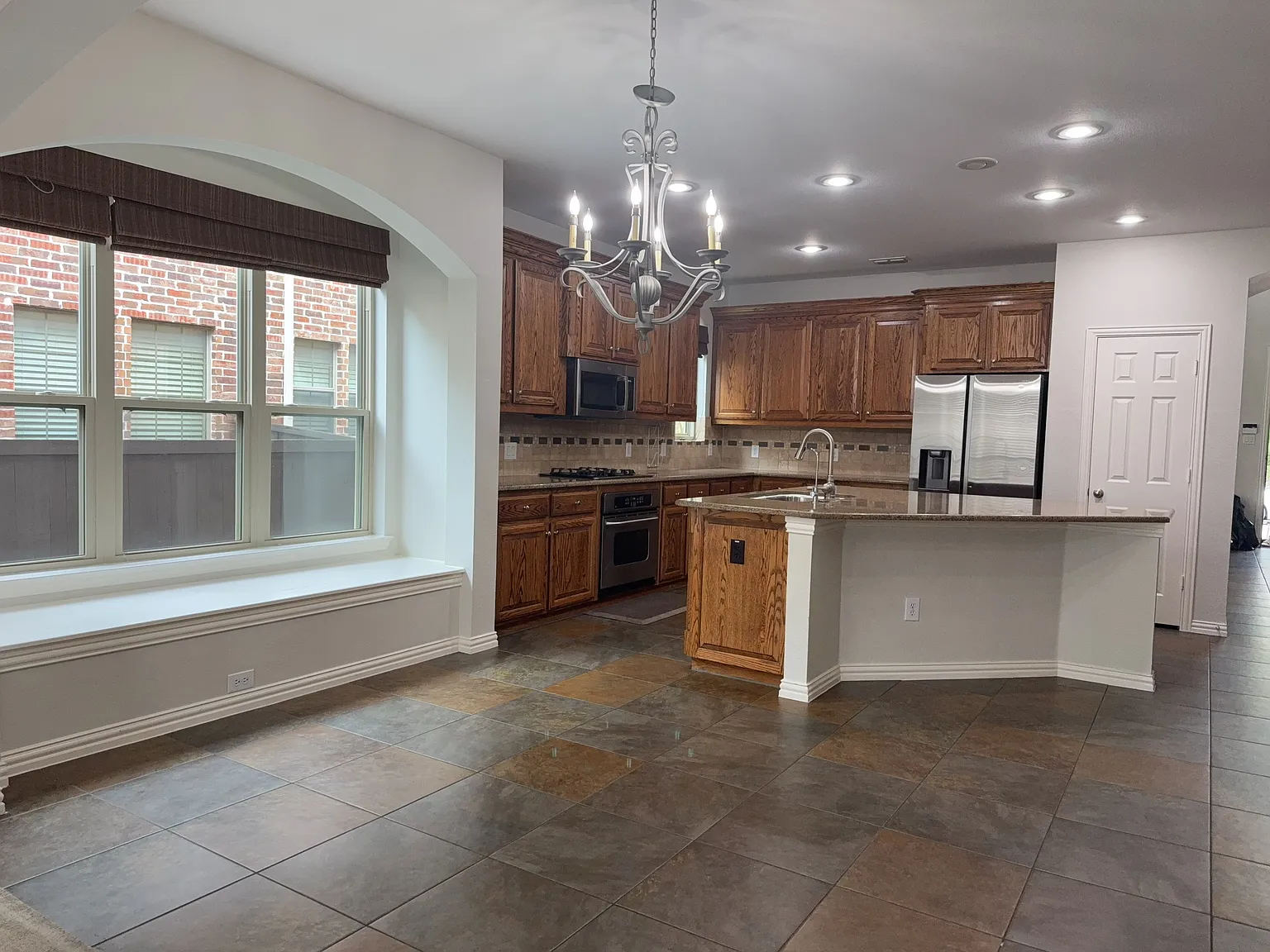 4 bed, 3633 sqft, $3,500 — Photo 1