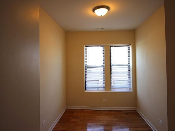 5th image of 4750 N Sacramento Ave