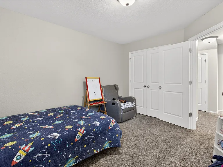 1004 S 75th St — Photo 31