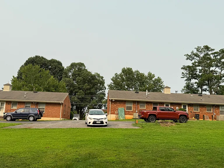 1123 Sandusky Dr #B — Photo 3